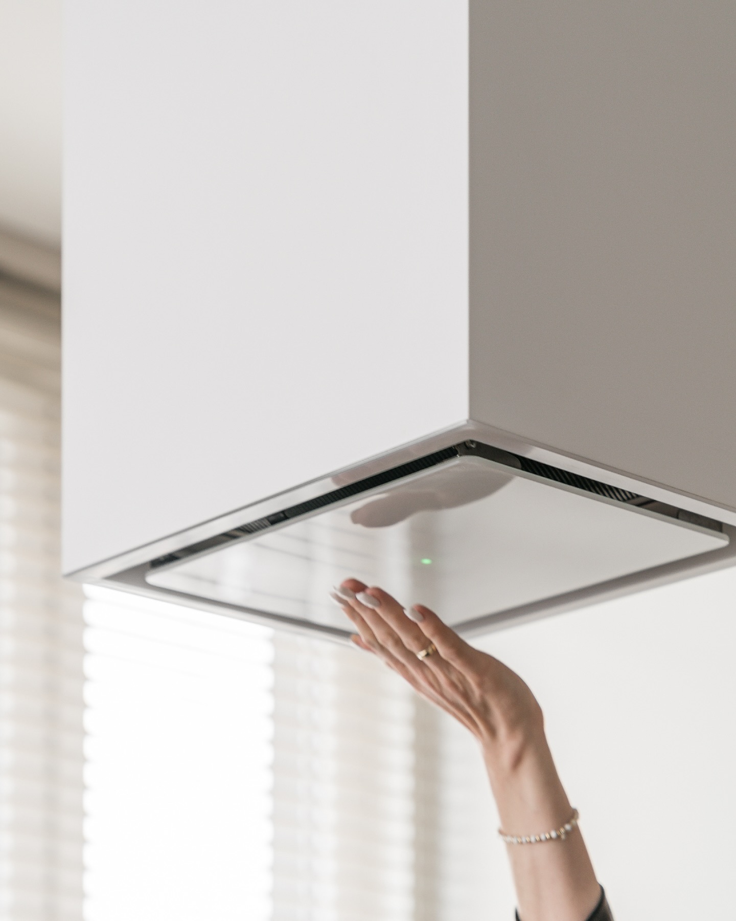 KROGH Extractor Hoods: Sculpting Air with Architectural Precision
