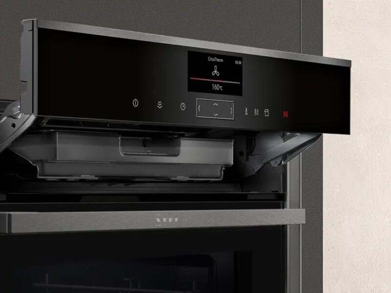 NEFF N90 B47FS22G0 Built-in Steam Oven - Image 3